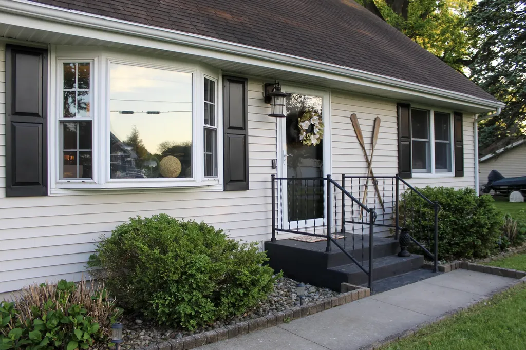 22555 Diamond Cove Street Jefferson Township MI 49031