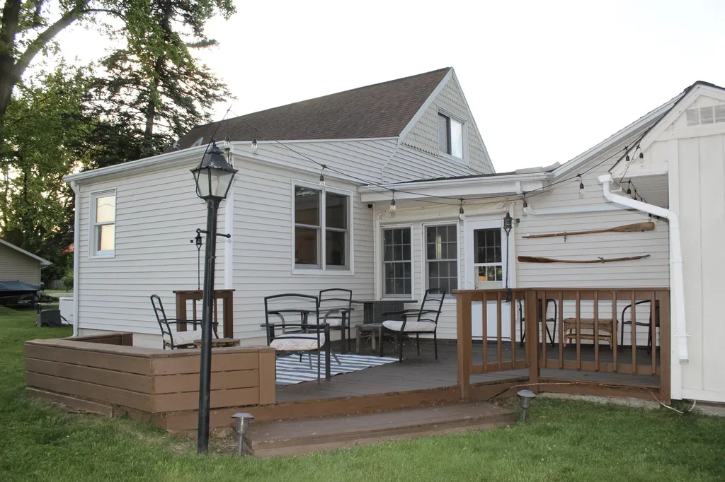 22555 Diamond Cove Street Jefferson Township MI 49031