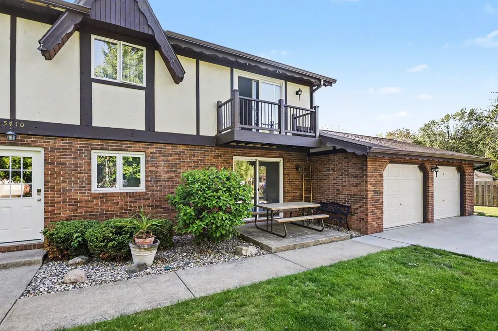 5410 Country Aire Drive Coloma Charter Township MI 49038