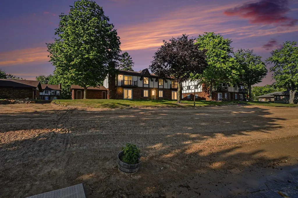 5410 Country Aire Drive Coloma Charter Township MI 49038
