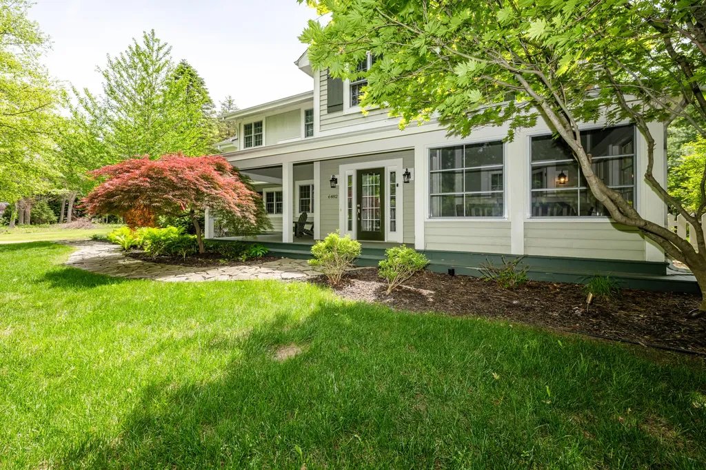 6482 Sweetbriar Court Chikaming Township MI 49125