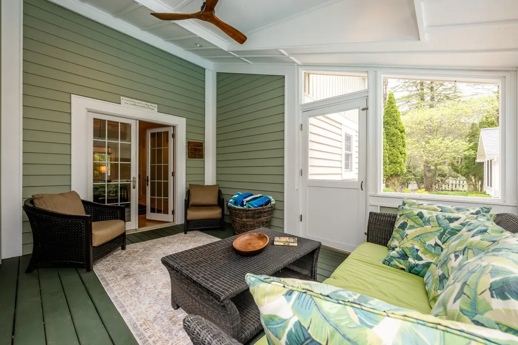 6482 Sweetbriar Court Chikaming Township MI 49125