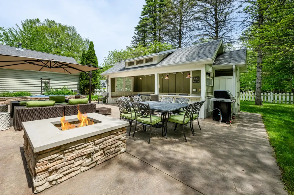 6482 Sweetbriar Court Chikaming Township MI 49125