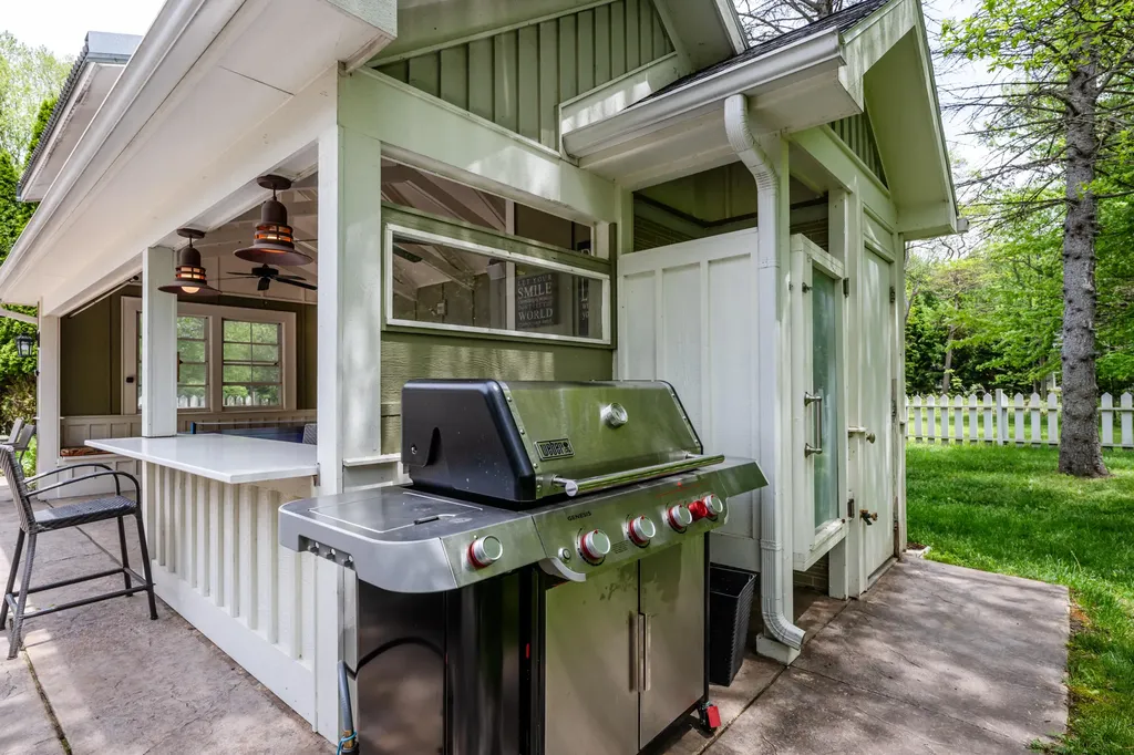 6482 Sweetbriar Court Chikaming Township MI 49125