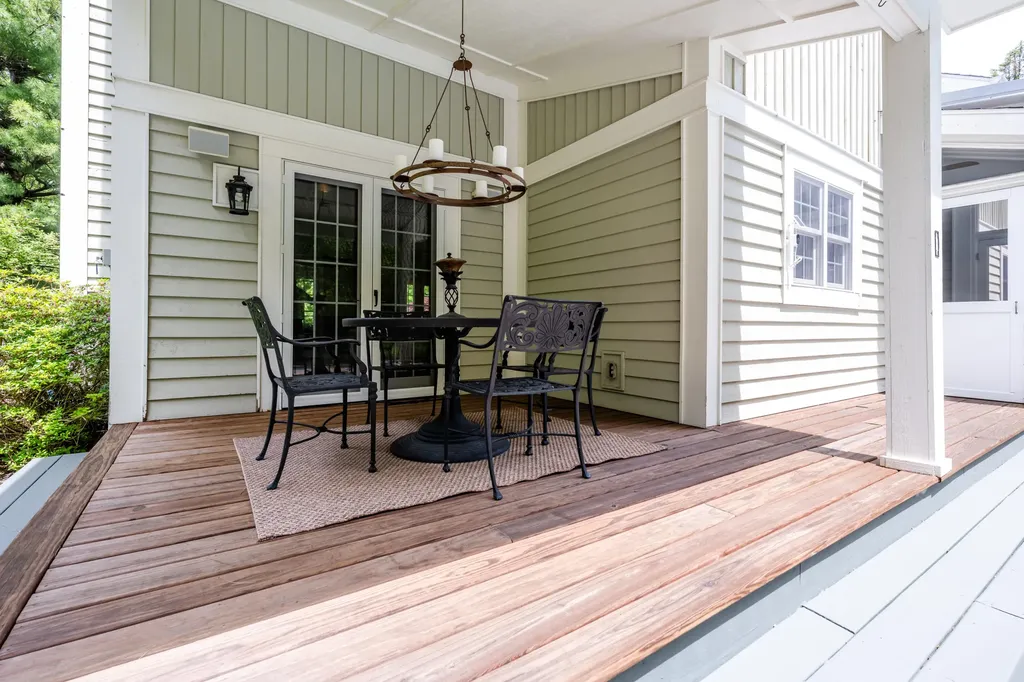 6482 Sweetbriar Court Chikaming Township MI 49125