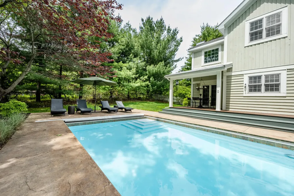 6482 Sweetbriar Court Chikaming Township MI 49125