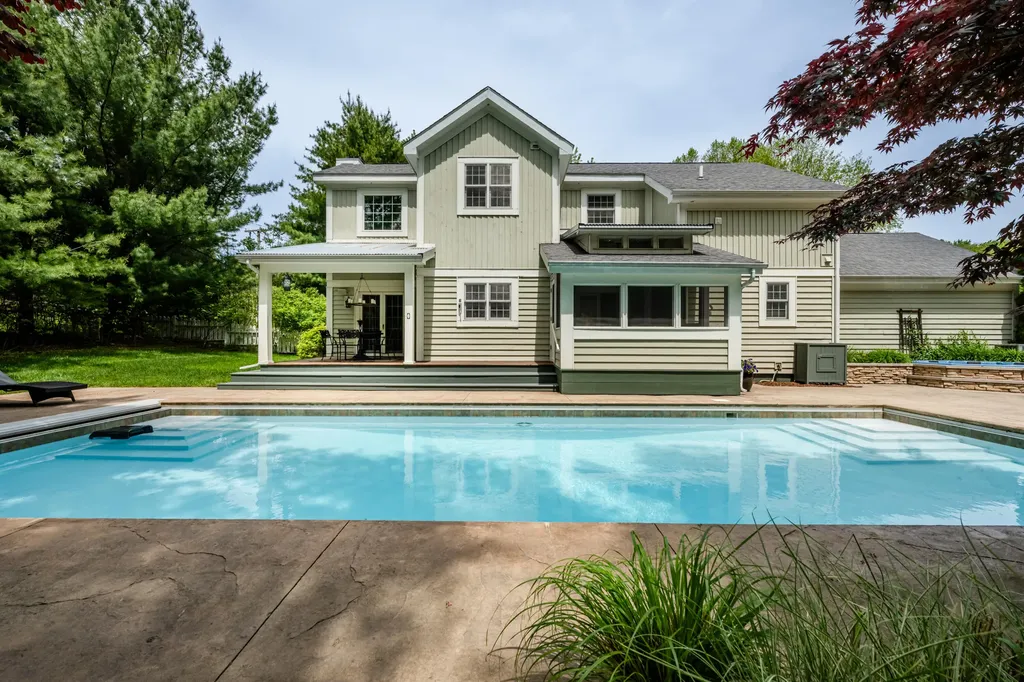 6482 Sweetbriar Court Chikaming Township MI 49125