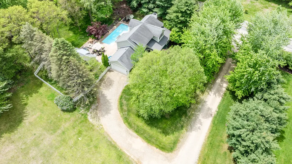 6482 Sweetbriar Court Chikaming Township MI 49125