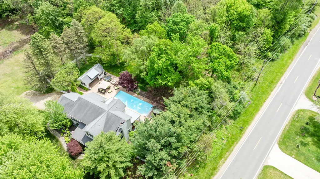 6482 Sweetbriar Court Chikaming Township MI 49125