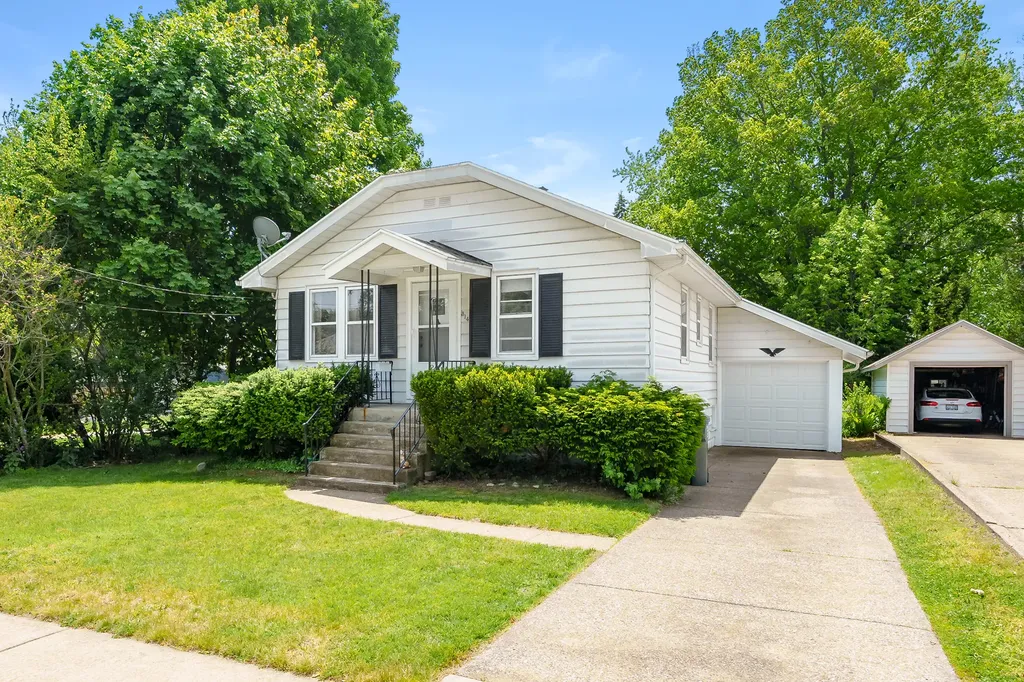 314 Wallace Avenue St. Joseph City MI 49085