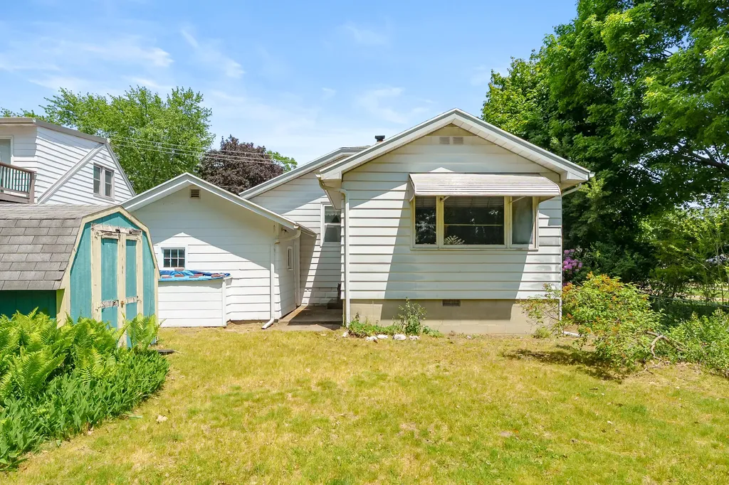 314 Wallace Avenue St. Joseph City MI 49085