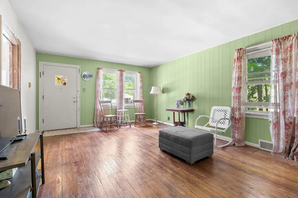 314 Wallace Avenue St. Joseph City MI 49085