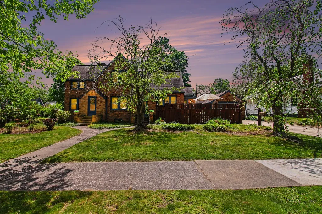 334 Van Buren Street South Haven City MI 49090