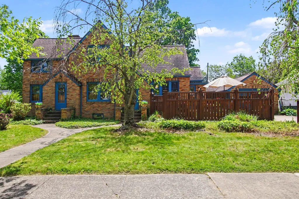 334 Van Buren Street South Haven City MI 49090