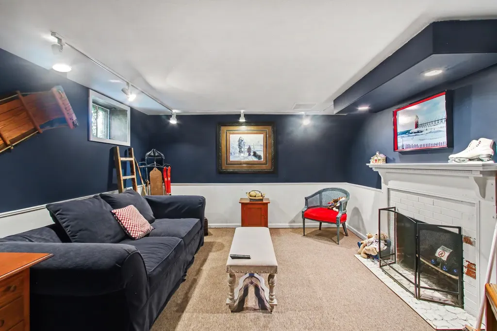 334 Van Buren Street South Haven City MI 49090