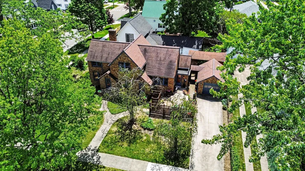 334 Van Buren Street South Haven City MI 49090