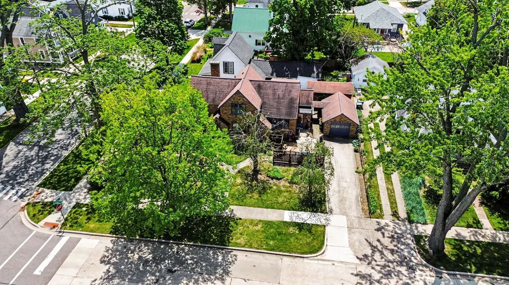 334 Van Buren Street South Haven City MI 49090