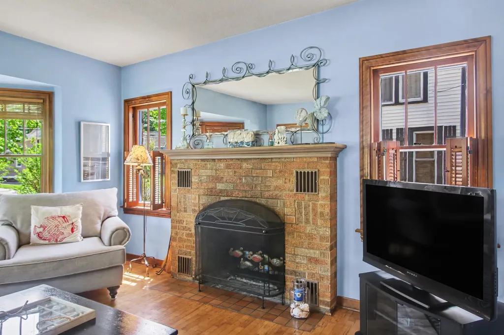 334 Van Buren Street South Haven City MI 49090