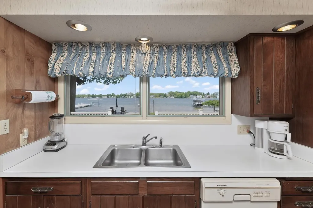 20518 Diamond Shores Drive Penn Township MI 49031
