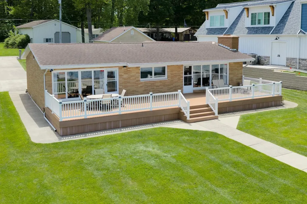 20518 Diamond Shores Drive Penn Township MI 49031