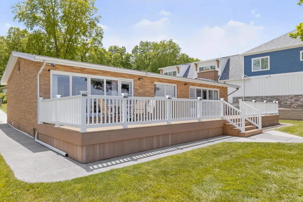 20518 Diamond Shores Drive Penn Township MI 49031