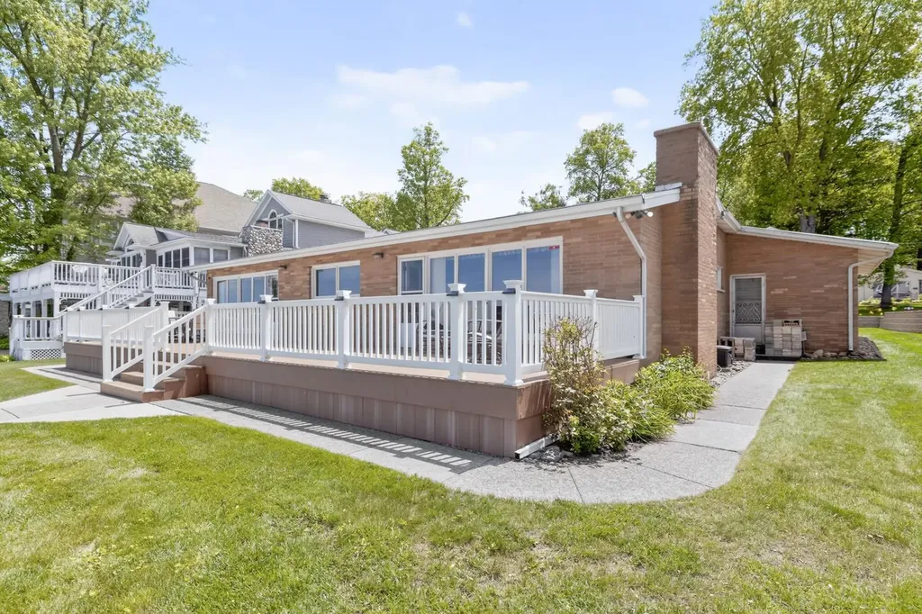 20518 Diamond Shores Drive Penn Township MI 49031