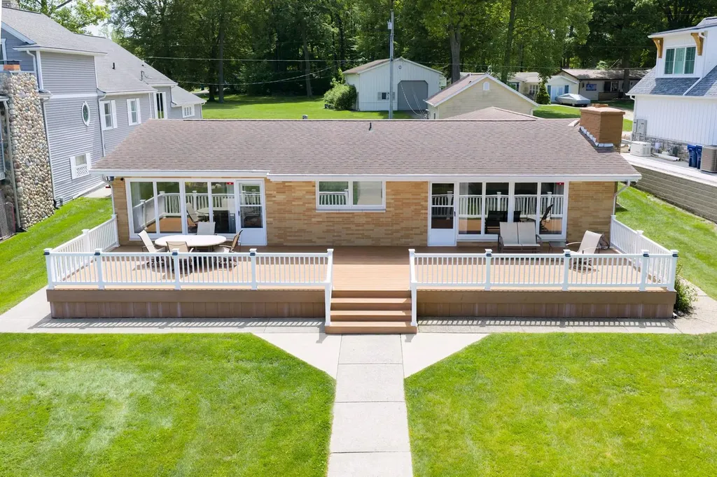 20518 Diamond Shores Drive Penn Township MI 49031