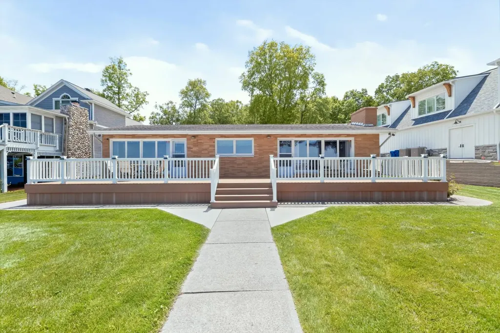 20518 Diamond Shores Drive Penn Township MI 49031