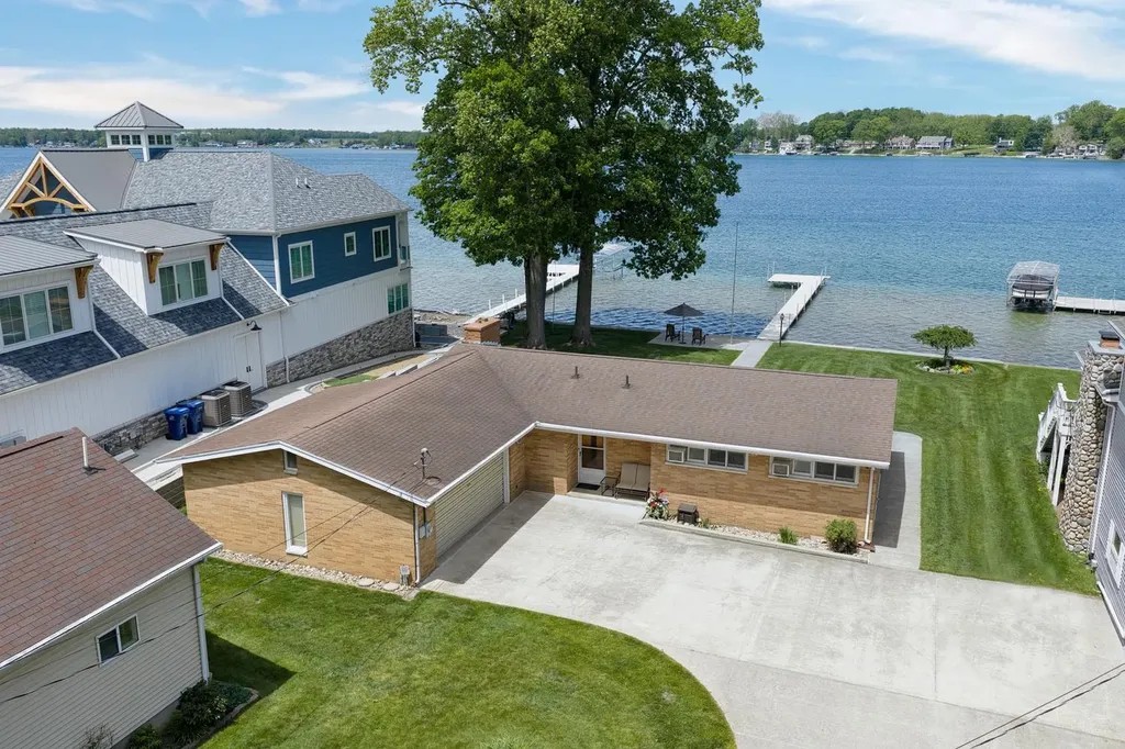 20518 Diamond Shores Drive Penn Township MI 49031