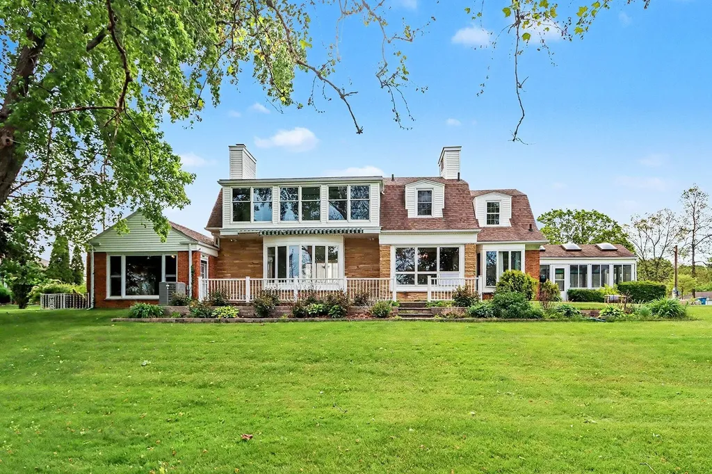 140 Meadowwood Court Decatur Village MI 49045
