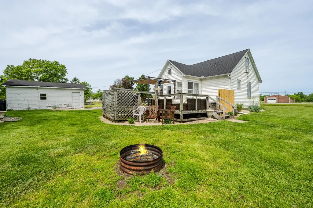 3156 W Lemon Creek Road Lake Charter Township MI 49106