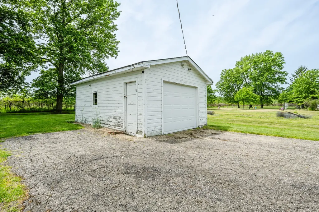 3156 W Lemon Creek Road Lake Charter Township MI 49106