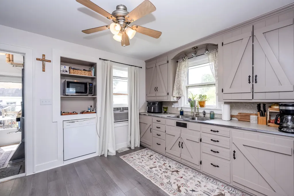3156 W Lemon Creek Road Lake Charter Township MI 49106