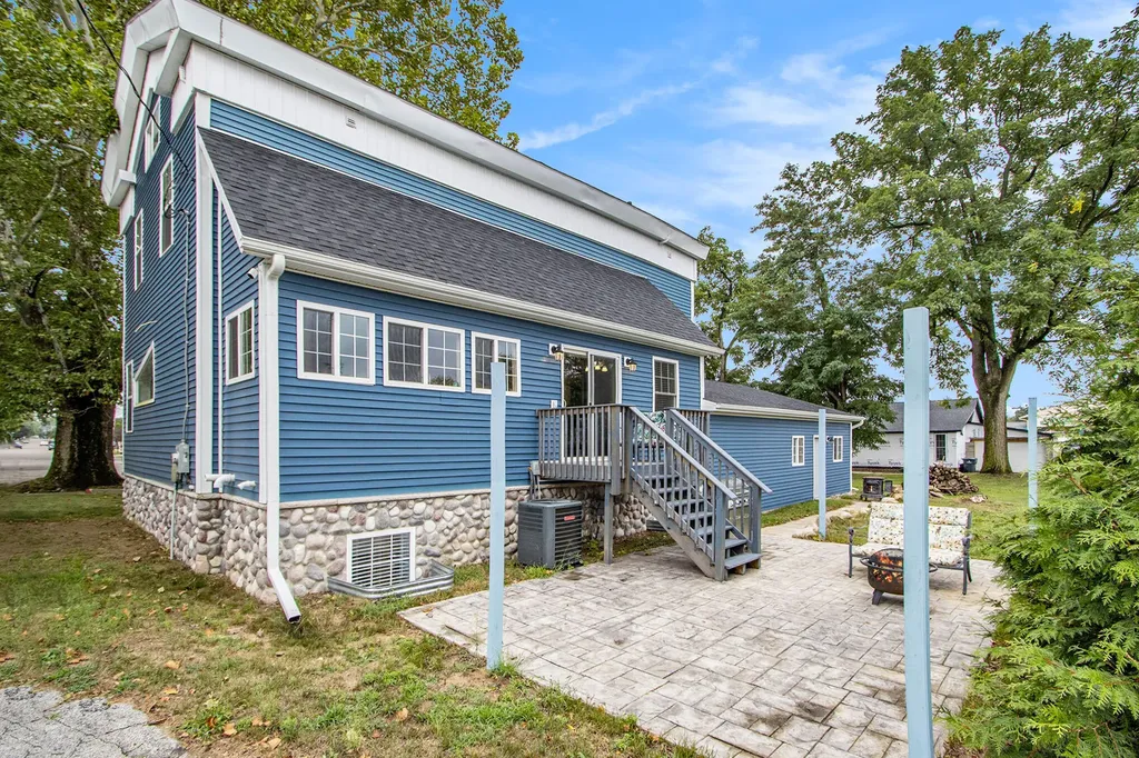 115 N Gremps Street Paw Paw Village MI 49079