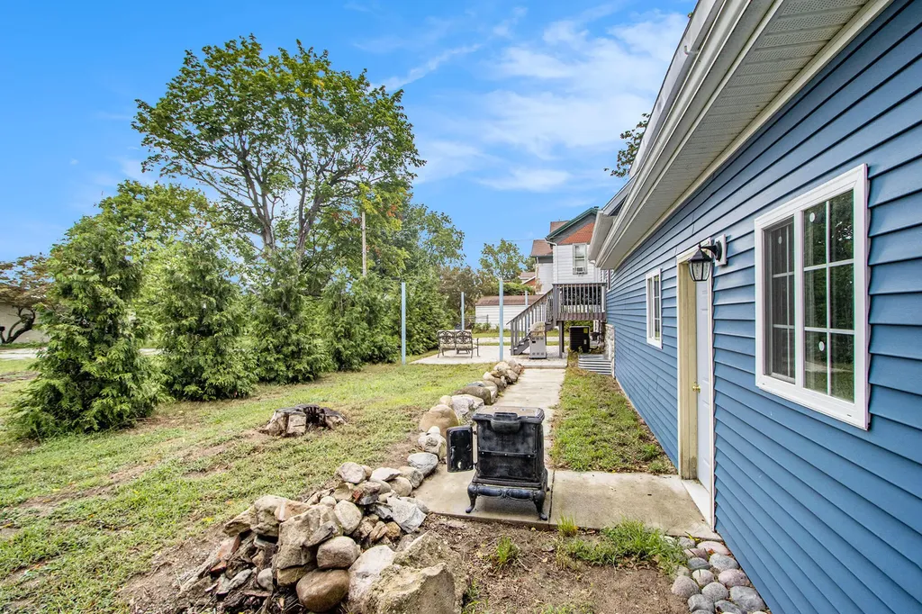 115 N Gremps Street Paw Paw Village MI 49079