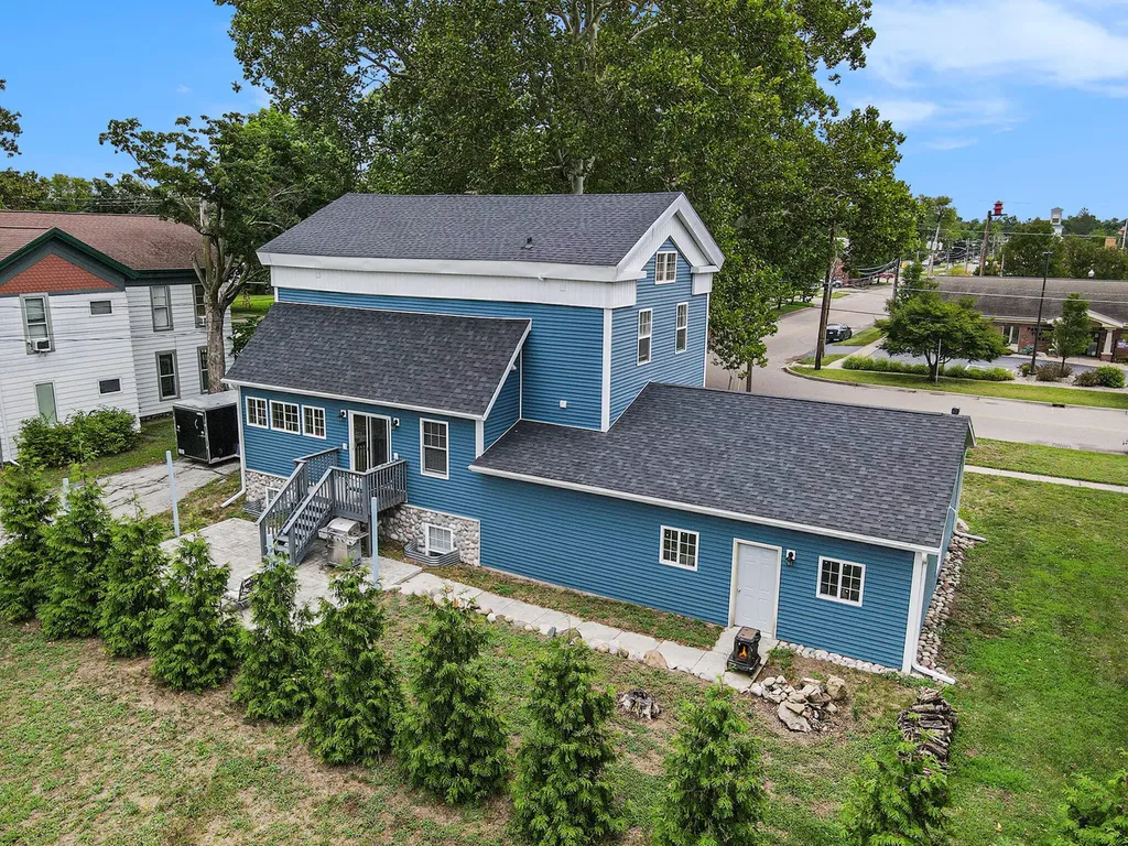 115 N Gremps Street Paw Paw Village MI 49079