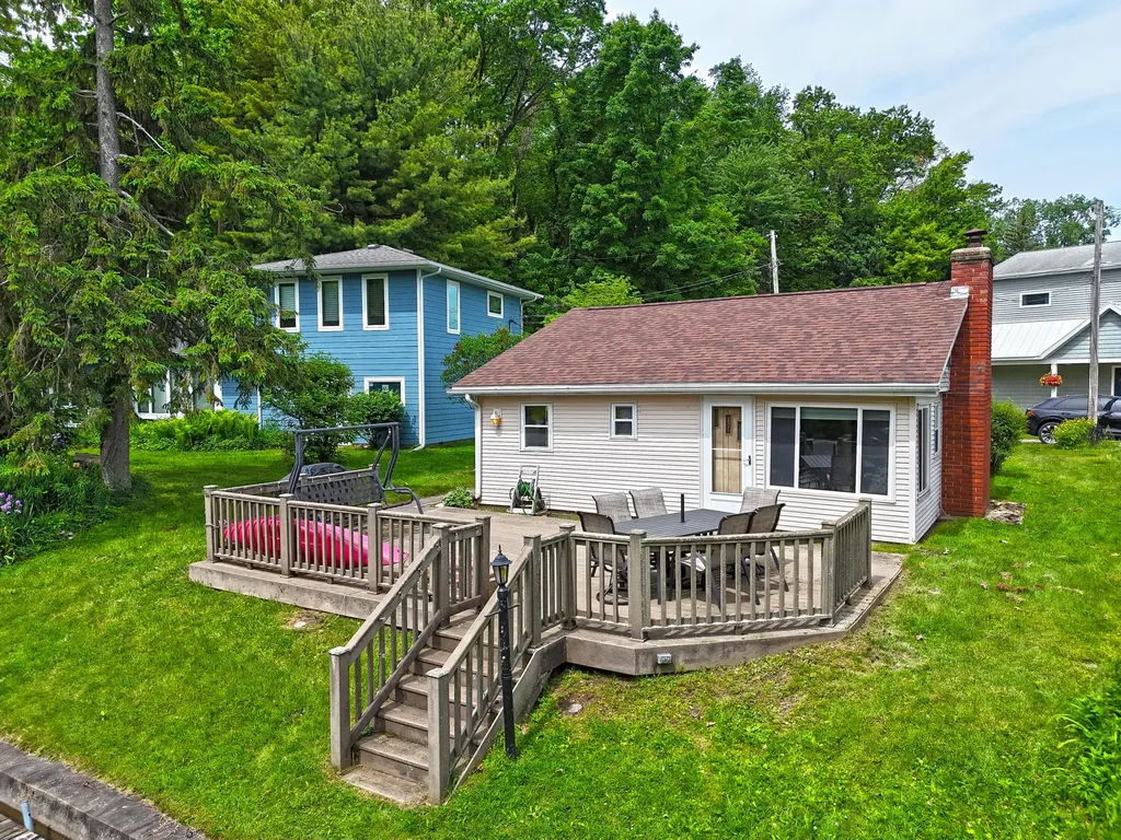 50705 W Bay Road Silver Creek Township MI 49047