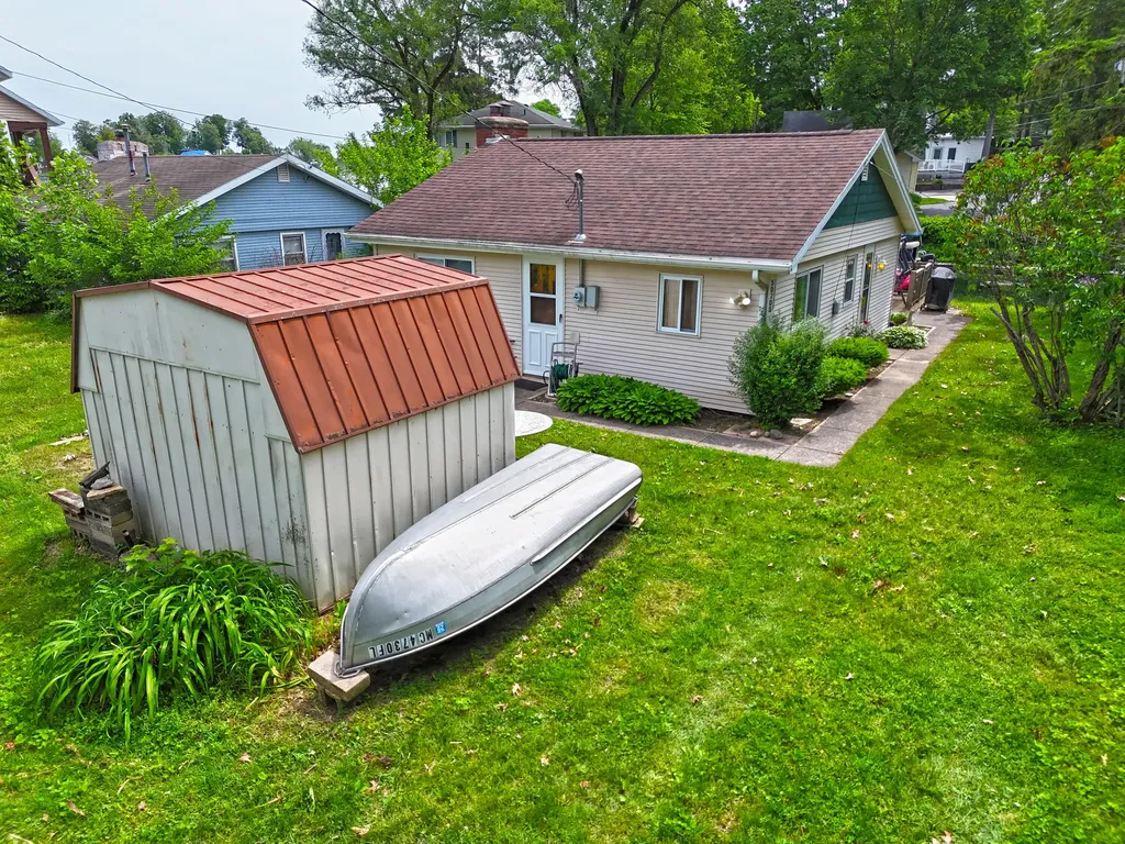 50705 W Bay Road Silver Creek Township MI 49047