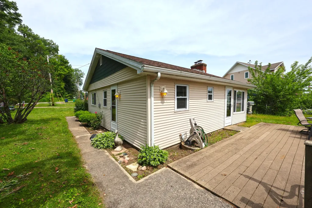 50705 W Bay Road Silver Creek Township MI 49047