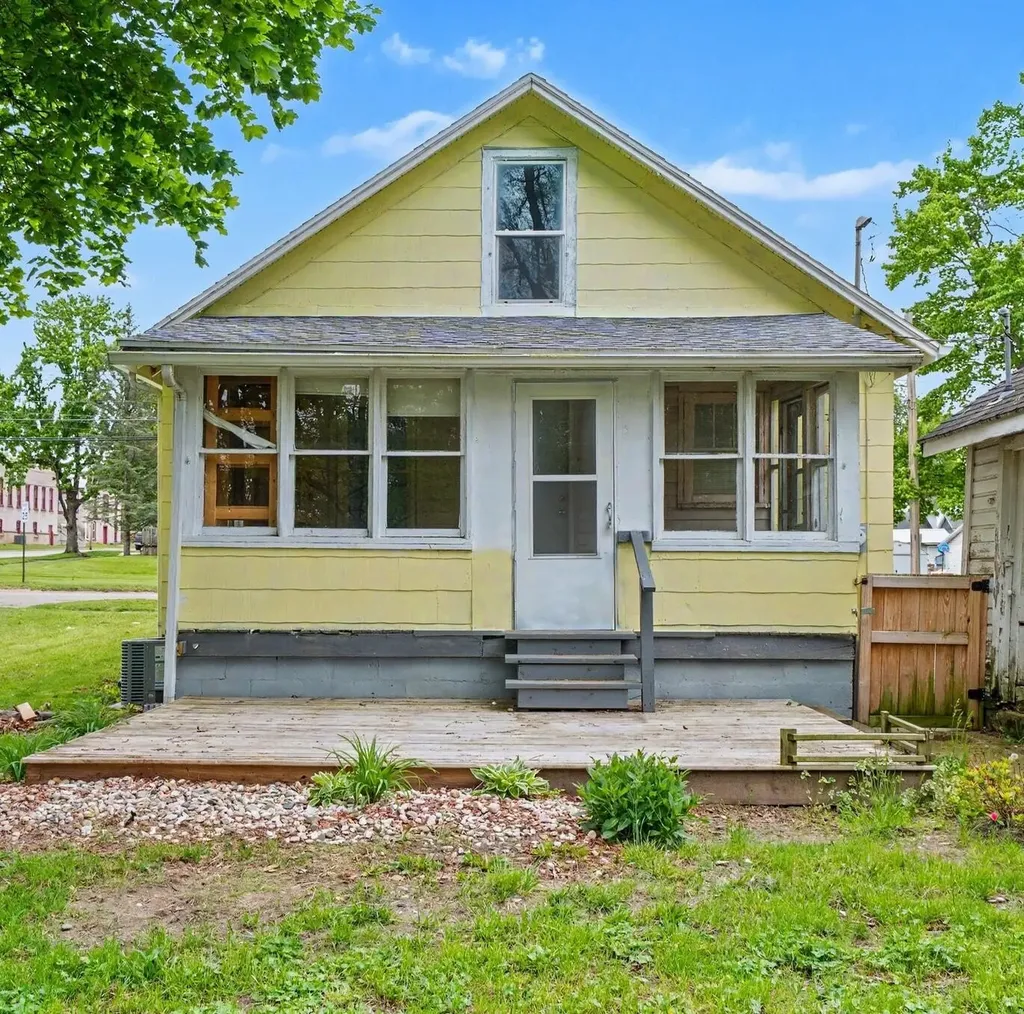 303 N Lowe Street Dowagiac City MI 49047