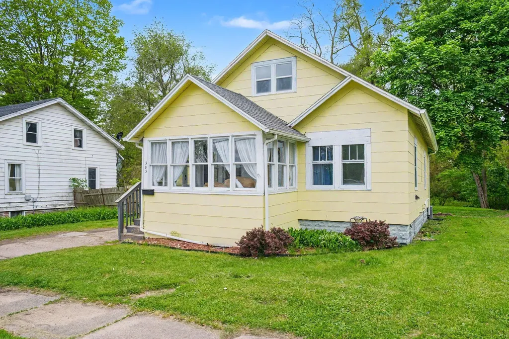 303 N Lowe Street Dowagiac City MI 49047