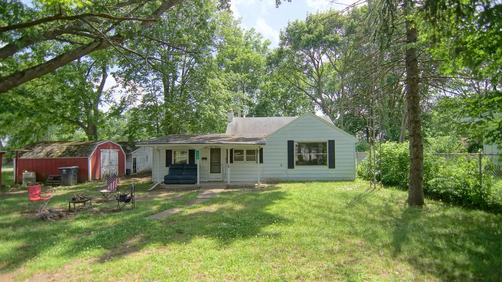 113 W 5th Street Buchanan City MI 49107
