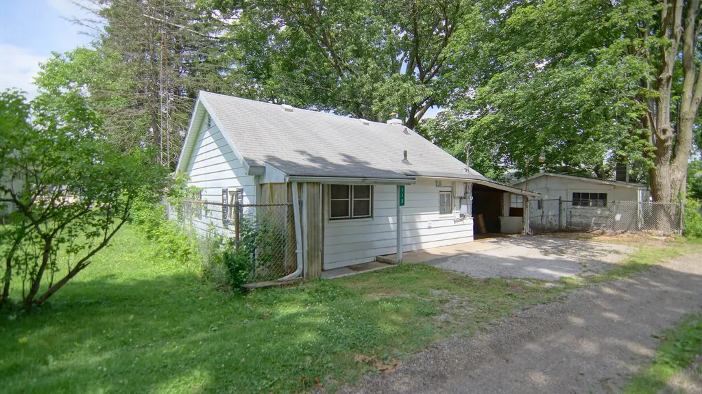 113 W 5th Street Buchanan City MI 49107
