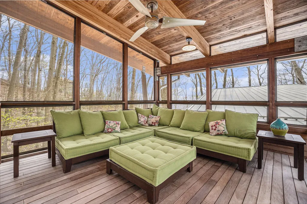 6723 Vandermeulen Laketown Township MI 49423