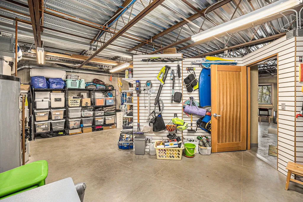 6723 Vandermeulen Laketown Township MI 49423