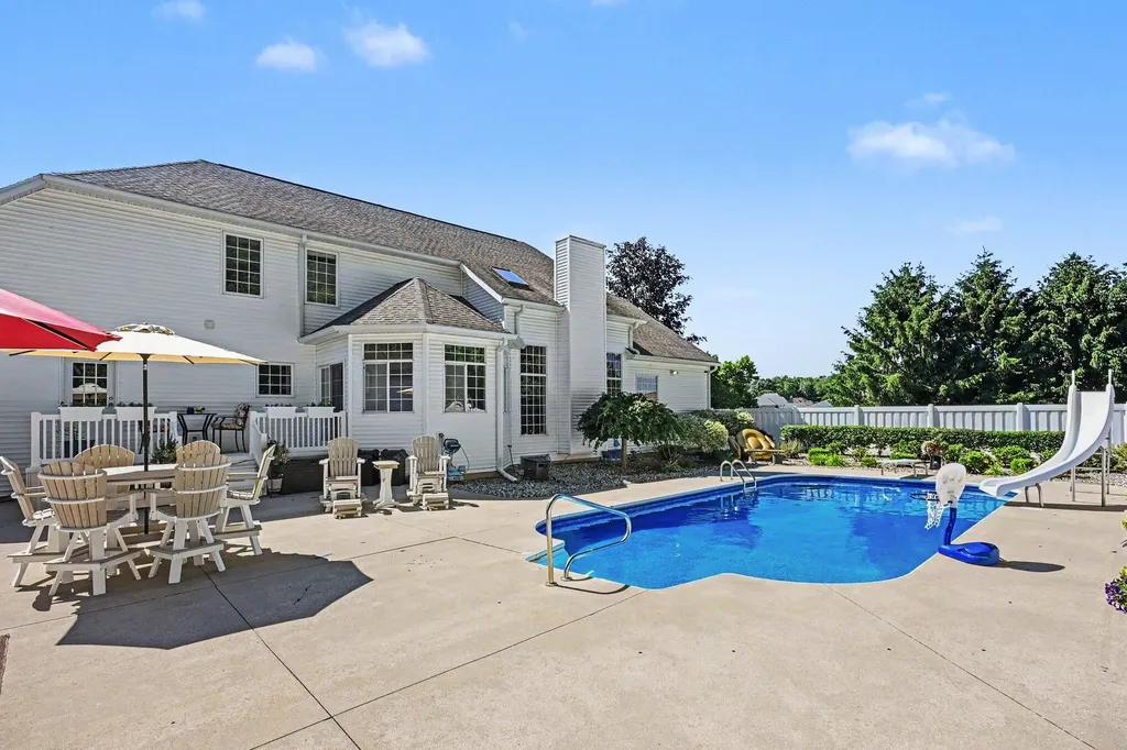 68995 Eagle Cove Court Ontwa Township MI 49112
