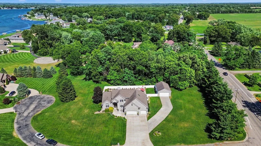 68995 Eagle Cove Court Ontwa Township MI 49112
