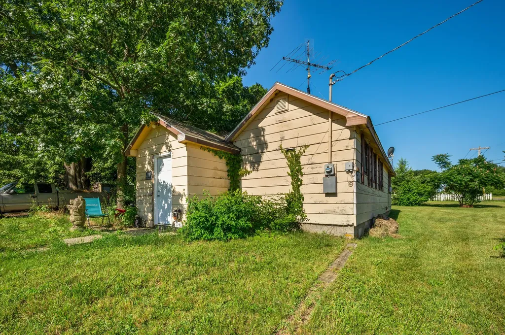 6296 Mountain Road Coloma Charter Township MI 49038