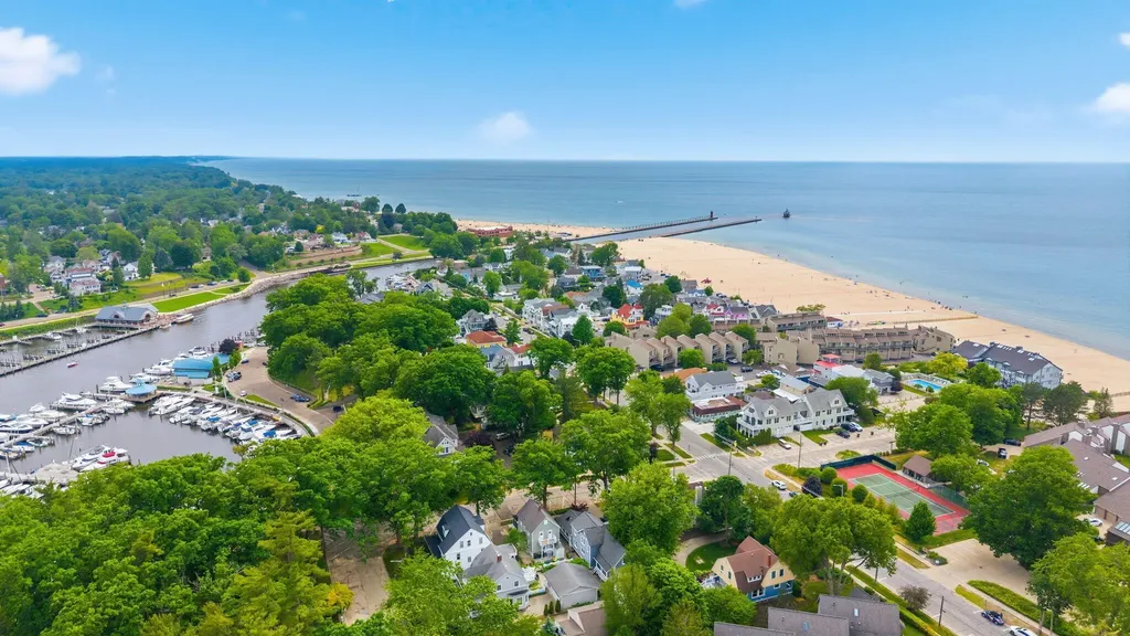 261 Black River Street South Haven City MI 49090