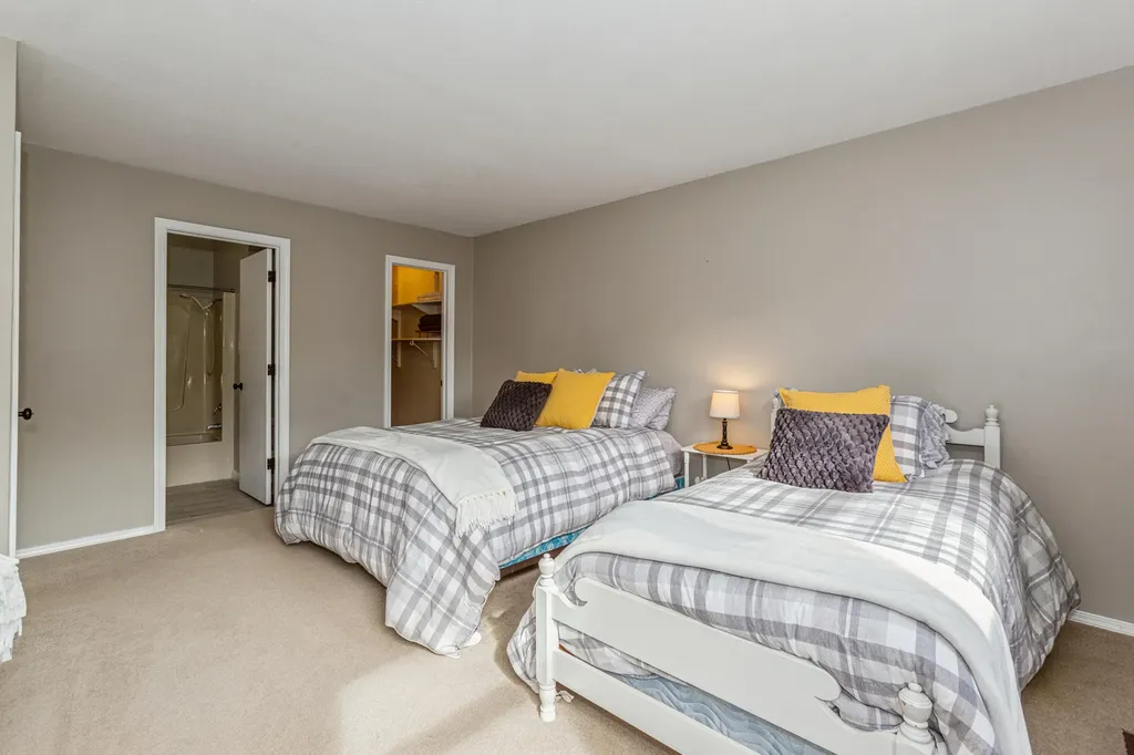 2727 S Lakeshore Drive St. Joseph Charter Township MI 49085